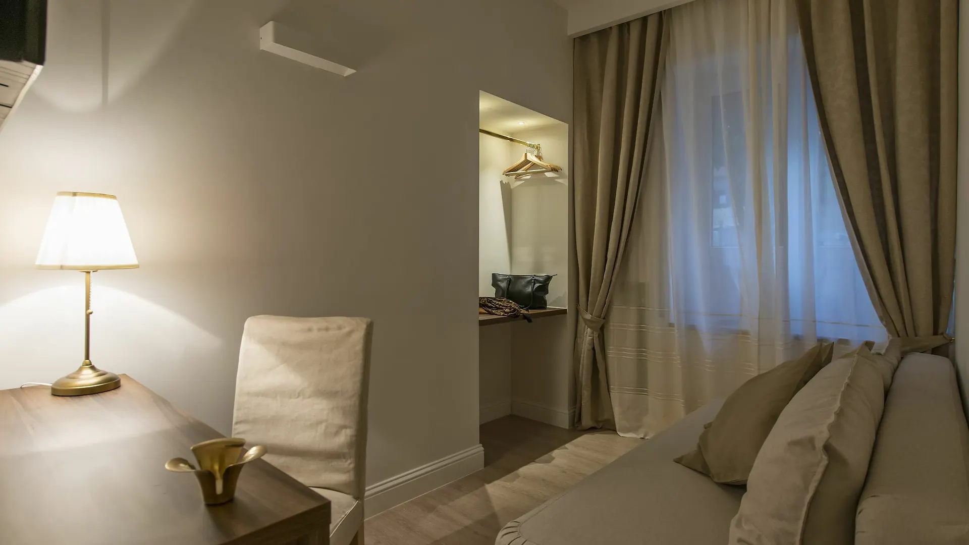 Aruna Suites Roma 0*,